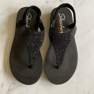 Skechers dressy flip flops women’s 7